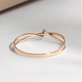 Huitan Gorgeous Fresh Two Tone Twisty Designed Rings for Women Intersperse Bling Bling Cubic Zirconia Trendy Rings Charm Jewelry